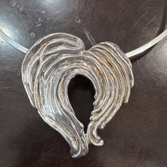 Sterling Silver Angel Wing Heart choker style Necklace - Picture 2 of 8